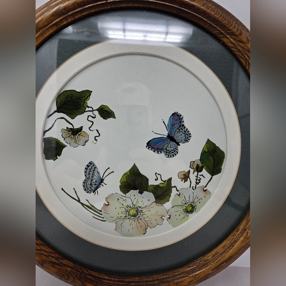 ARTifacts By Tracy Butterfly Flowers & Vines Art In Round Frame Nature Spring - Picture 4 of 11